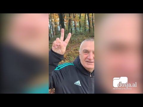 Meta del për vrap nga Liqeni! Me 2 gishta lart uron: Gëzuar 8 Dhjetorin