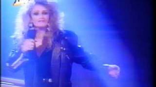 Bonnie Tyler   Sally Comes Around Live On The German TV Channel DW