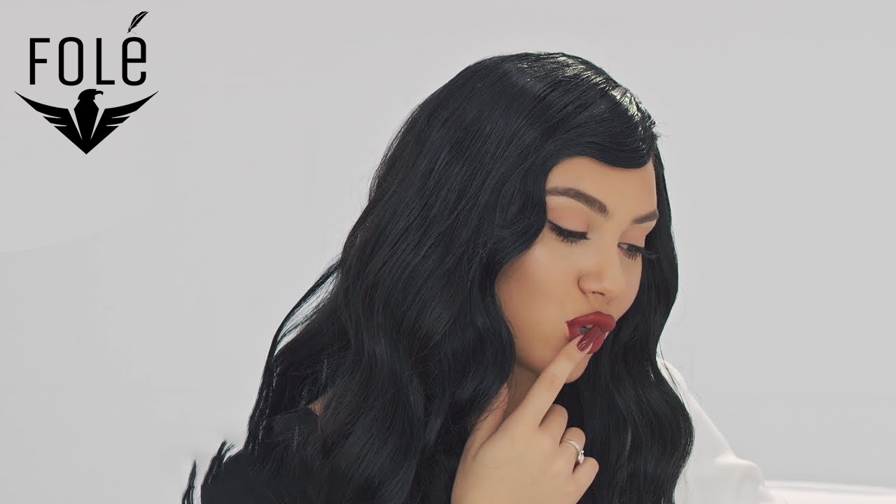 Diona Fona — Veç fjalë