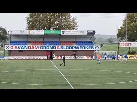 Stukje Warming-up VVA2 - VV Scherpenzeel 2