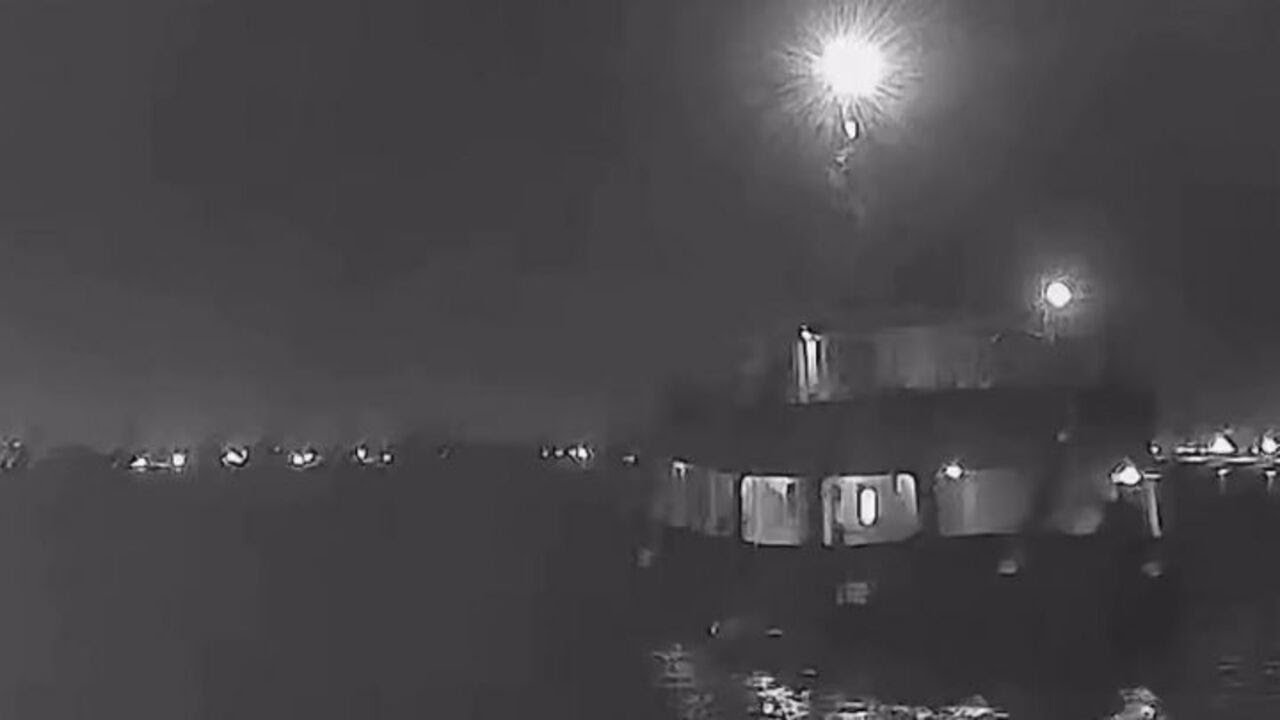 Global Sumud Flotilla, la nave Family colpita da un drone al largo della Tunisia