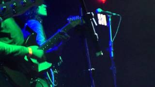 Boogarins - "Resolvi Ir" / "Lucifernandis"