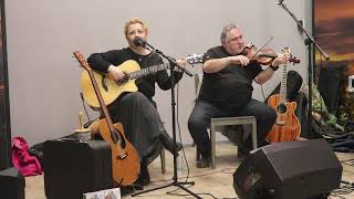 Video Kousky lásky, live, Alice Maule. Housle Miloš Klempar. Text Silv