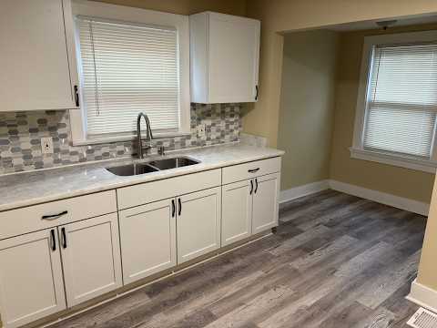 Charming 2 Bed / 1.5 Bath in Huffman Historic District with Detached Garage property video