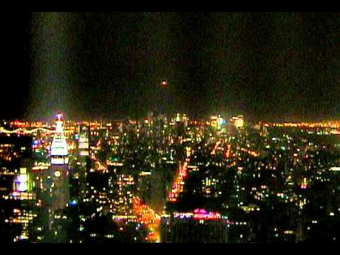 New York: strange lights in vertical flight 27-02-2011