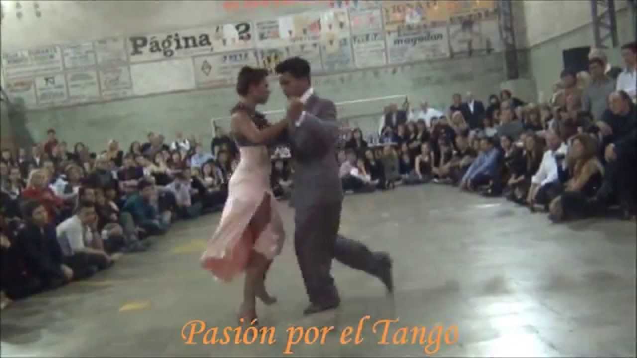 ROXANA SUAREZ y SEBASTIAN ACHAVAL Bailando el Tango FUERON TRES AÑOS en la MILONGA DEL MORAN