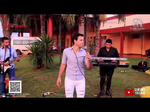 GRUPO MOMENTOS- Porque Aún Te Amo (Live)