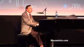 Richard Sherman plays &quot;it&#39;s a small world&quot; at El Capitan Theatre