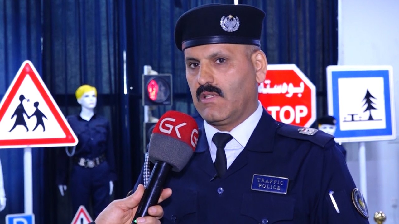 ڤیدیۆ | كارمەندانی بەرێوەبەرایەتی هاتوچۆی راپەڕین لە خزمەتكرنی شۆفێران و هاووڵاتیان بەردەوامن      26 25 L 2
