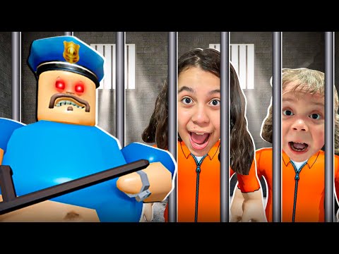 Sarah and Eloah tried to escape from the police officer - Barry's Prison Run! Roblox