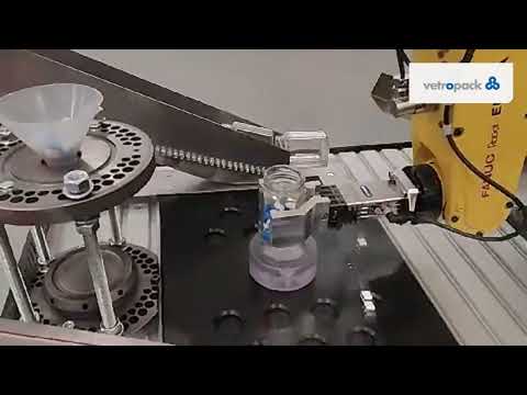 Der Vetropack Schulungsroboter in Aktion: Innovation hautnah auf den Berufsinformationsmessen!