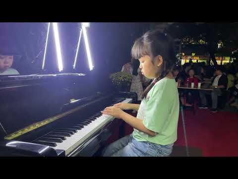 Bé đàn Piano - Happy New year - bé Bảo Trang - dạy Piano Gò Vấp