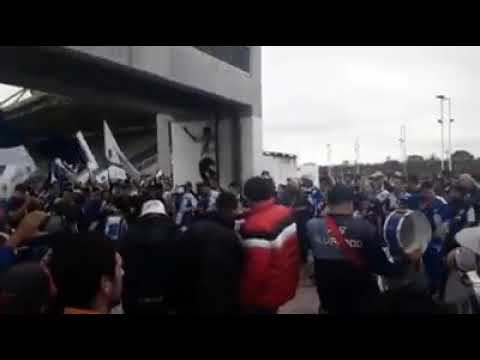 "tema nuevo de la brava!" Barra: La Brava &bull; Club: Alvarado