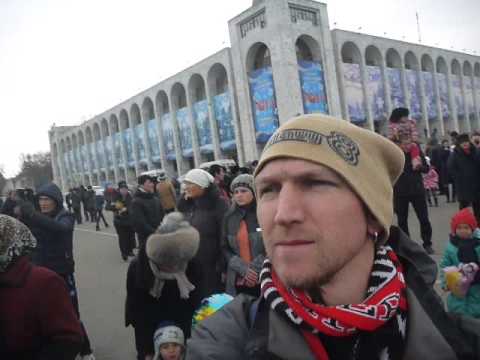 Festival de Ano Novo na Avenida Chui Parte 2 Bishkek Quirguistão, dezembro de 2015