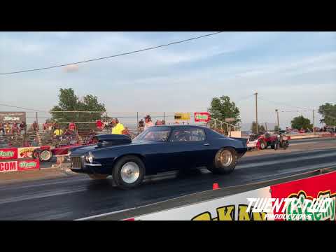 Geoff Cantrell 1971 Camaro Friday Night Drag