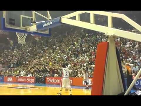 Ludnica u Pioniru nakon ulaska Vilijamsa