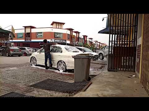 JB car wash 2019. Captured with Umidigi A5 Pro | Camera test