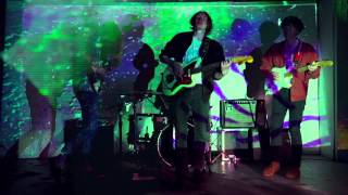 BEST FRIENDS - COLD SHAPES (Official Video)