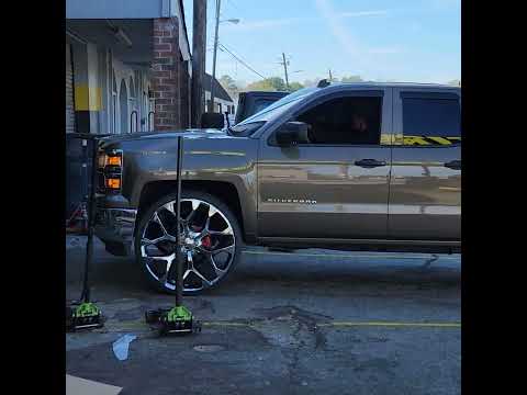 silverado on 30 inch snowflakes 🔥🔥🔥
