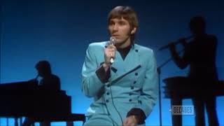Gary Puckett sings \