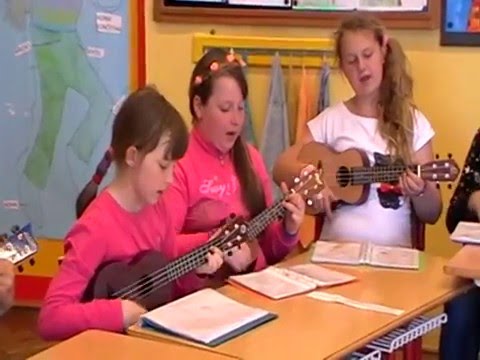 Trhovokamenické strunky - ukulele - Hádej, hádej, samá voda, přihořívá