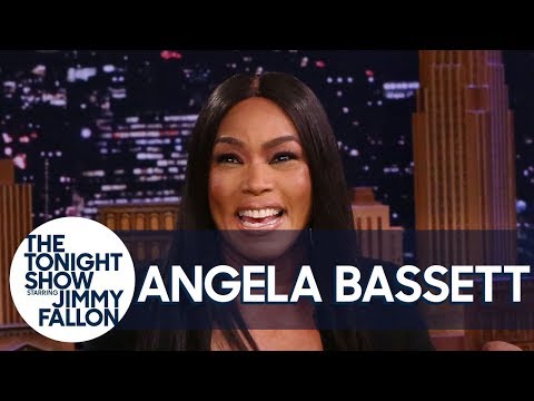 Angela Bassett Ditched a Red Carpet Interview to Meet Lizzo