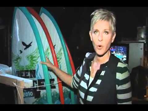 download lagu mp3 mp4 Teen Choice Awards Trophy, download lagu Teen Choice Awards Trophy gratis, unduh video klip Teen Choice Awards Trophy