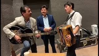 Eduardo Hernández Ft: Eduardo Hernández Jr - La Oferta #LosTigresDelNorte #jr #music @alexurquizomx