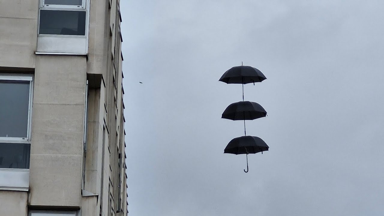 Ritual paraguas - Cité des arts  thumbnail