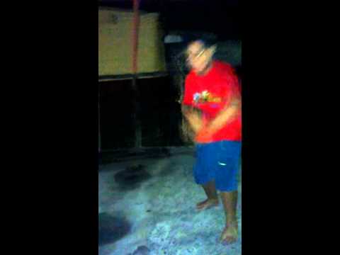 Meno loko embrazado no Romano