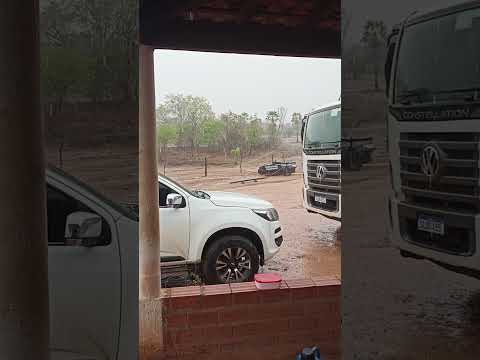 uma chuvinha abençoada no meu Piauí Brasil 🇧🇷 canteiro de obra beneditinos piaui