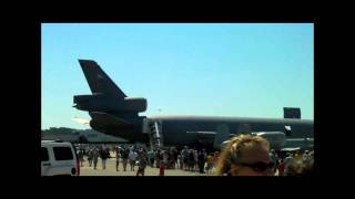 preview picture of video 'Boston Portsmouth AIR SHOW 8/29/10 F16 pt1'