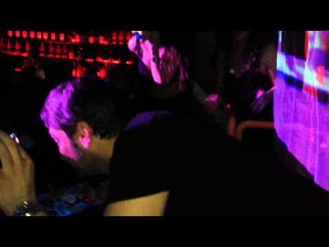 Mousse T. playing his dance classic "Horny" @ HOUSEKEEPER night / indigo istanbul (26.10.2013)