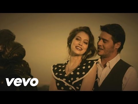 Florence Coste, Julien Dassin - Sous le ciel de Paris (Clip officiel)