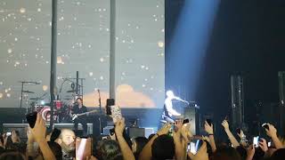 Calogero à Forest National à Bruxelles le 30 novembre 2018 feu d&#39;artifice