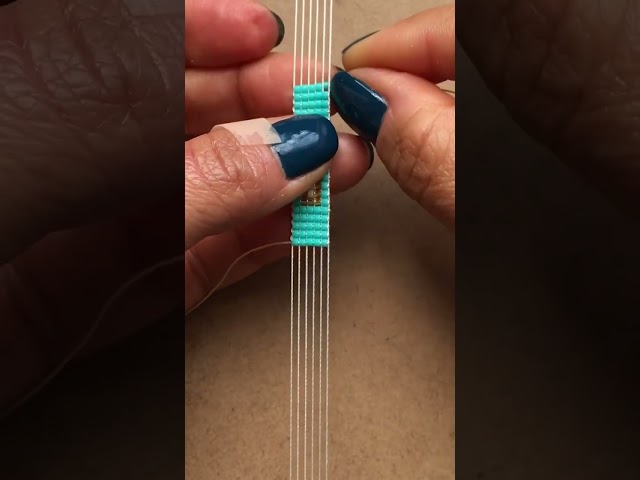 Vídeo relacionado con SMchwbc Memento Mori Collar con Colgante de Calavera de Halloween para Hombre, Tela