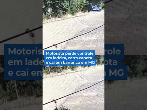 Motorista perde o controle em ladeira, carro capota e cai em barranco #BalançoGeral #Shorts