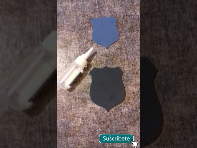 Vídeo relacionado con Réplica de una Placa del Servicio de Alguaciles de los Estados Unidos US Marshal Fabricada en Metal, con Aguja para su sujeción