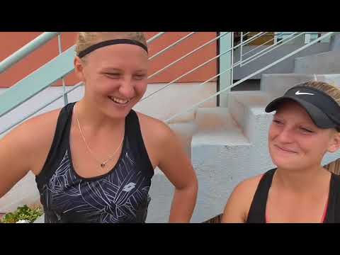 Kristýna Hrabalová a Nikola Tomanová po vítězství ve finále čtyřhry Kuchyně Gorenje Prague Open 2017