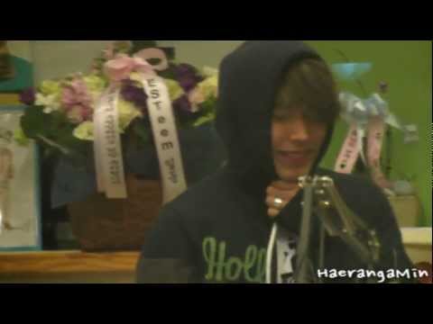 [Fancam] 121106 Sukira Sungmin - 후드 쓴 귀요미~^^