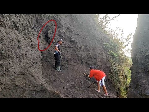 Szczyt klifu zawalił się i prawie uderzył w Nurwanto