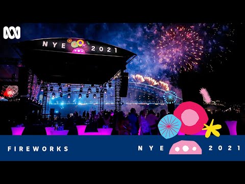Sydney Midnight Fireworks | LIVE New Year's Eve 2021