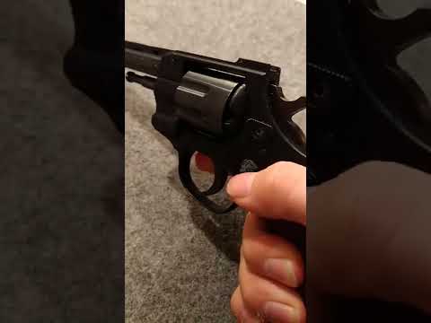 Ist der Revolver kaputt? Nein, er kann aber auf die gelbe WBK erworben werden.