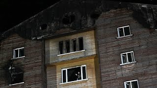 Cadena perpetua para 11 personas por el incendio de un hotel que dejó 78 muertos en Turquía