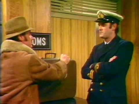 Monty Python FC 5. - A csempész (The smuggler)