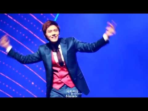 [FANCAM] 121215 캐치미이프유캔 커튼콜 (DONGJUN)