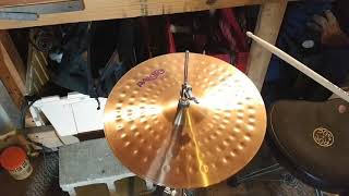 Video thumbnail for Paiste 400 14" hi hats by devinemusic