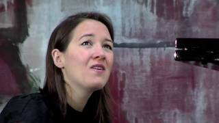 Sophie Hunger spielt: "Train People"