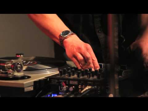 Belleruche - Clockwatching (Live on KEXP)