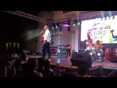 Lil zig awesome ministration at the university of Ghana. Commonwealth hall week